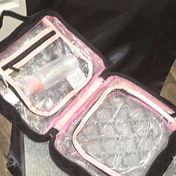 Juicy Couture Signature Logo Transparent Hear Velour Cosmetic Organizer - Picture 4 of 7